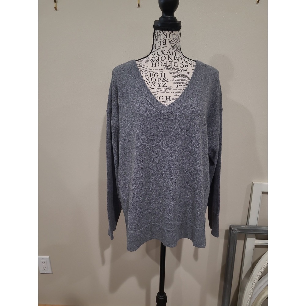 Lucky Brand Women SZ M Soft gray v-neck long sleeve sweater relaxed fit casual